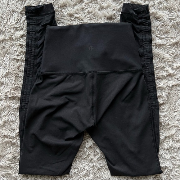 lululemon athletica Pants - Lululemon Athletica Full Length High Rise Leggings w/ Mesh Detailing Size 4